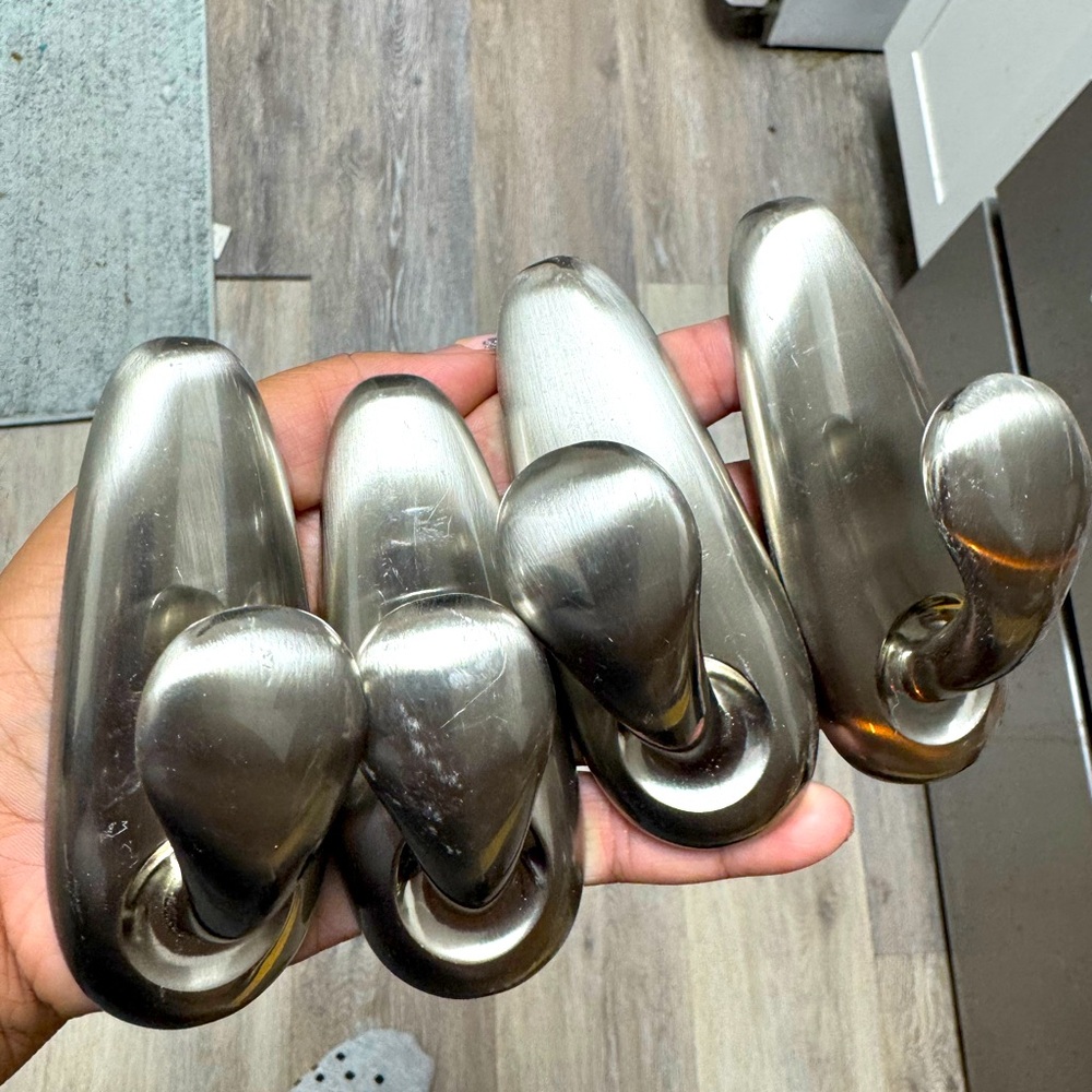 4 heavy metal duty hooks